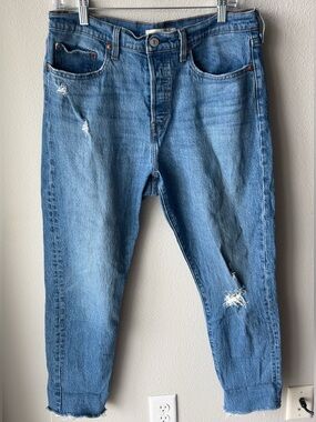 Levi’s Wedgie Straight Dark Wash Denim. Women’s Size 31